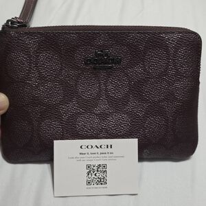 Coach Corner Zip Wristlet bag